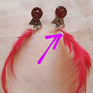 Pendientes vintage plumas rojas y2k
