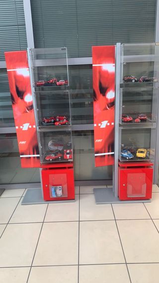 Estanterias coches ferrari