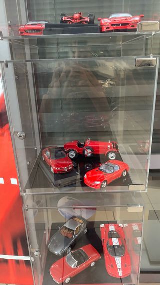 Estanterias coches ferrari