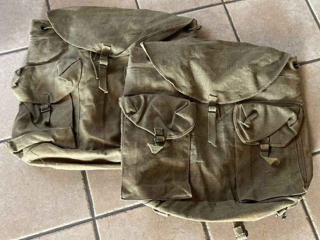 Stock Abbigliamento e accessori Militari anni '80