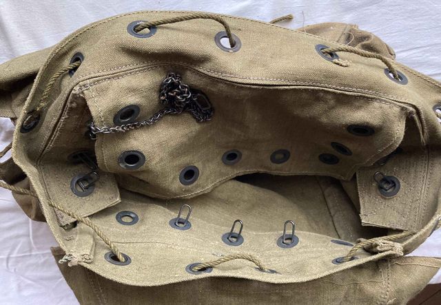 Stock Abbigliamento e accessori Militari anni '80