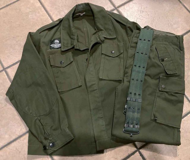 Stock Abbigliamento e accessori Militari anni '80