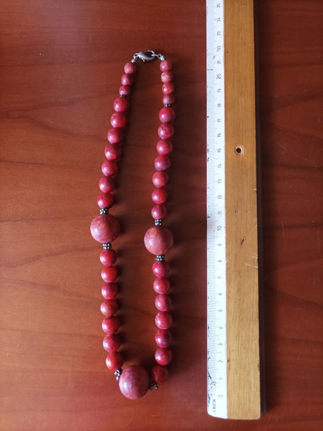 Collana con perle leggermente ruvide