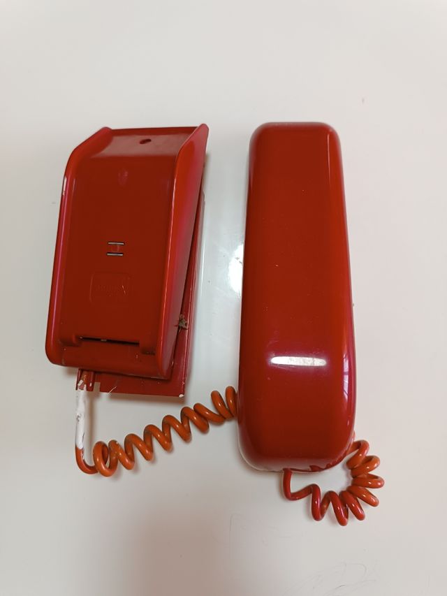 Fonoporta antiguo rojo 