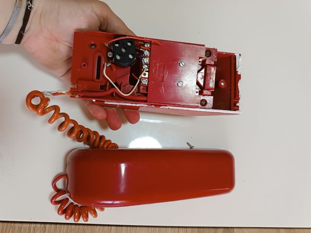 Fonoporta antiguo rojo 