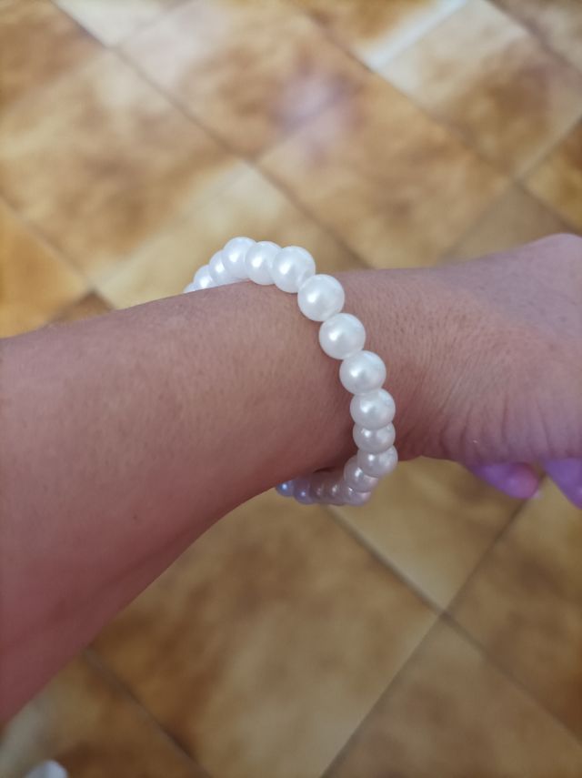 Braccialetto di perle finte