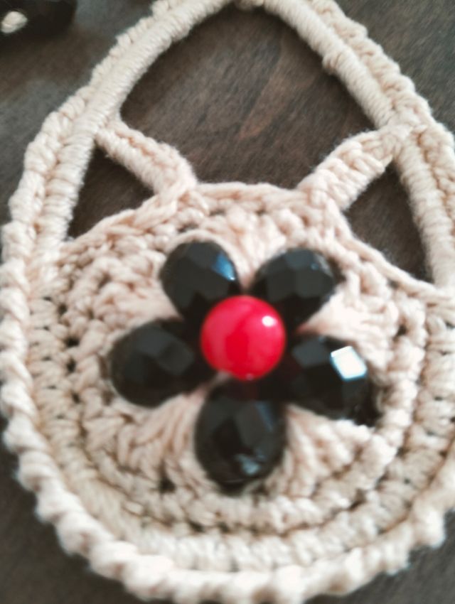 Collana e orecchini fatti a mano