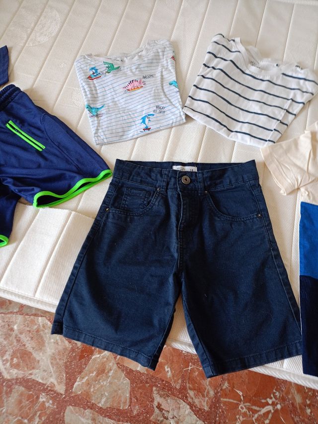 Set di vestiti per bambini dai 7 agli 8 anni