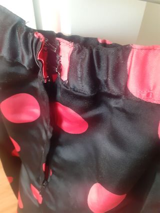 Falda de flamenca y mantoncillo