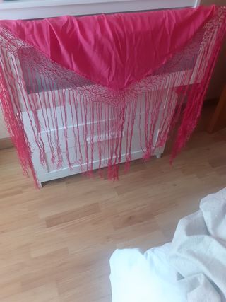 Falda de flamenca y mantoncillo