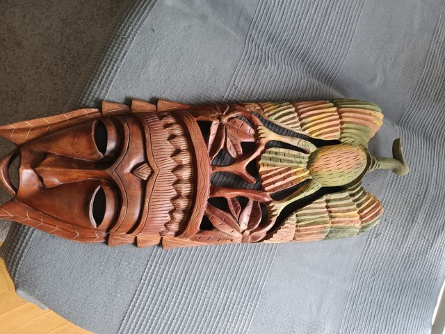 Máscara tallada madera