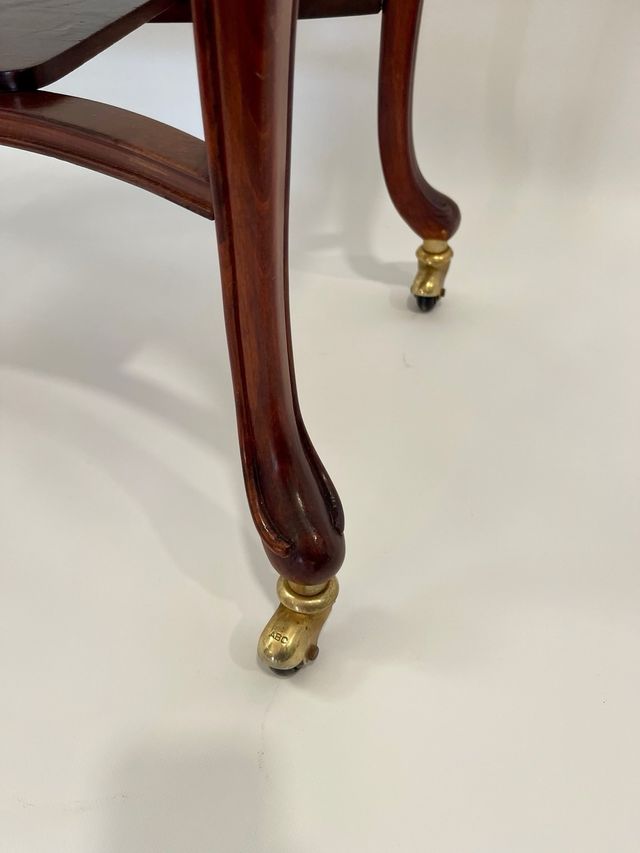 Mesa antiguo camarera auxiliar