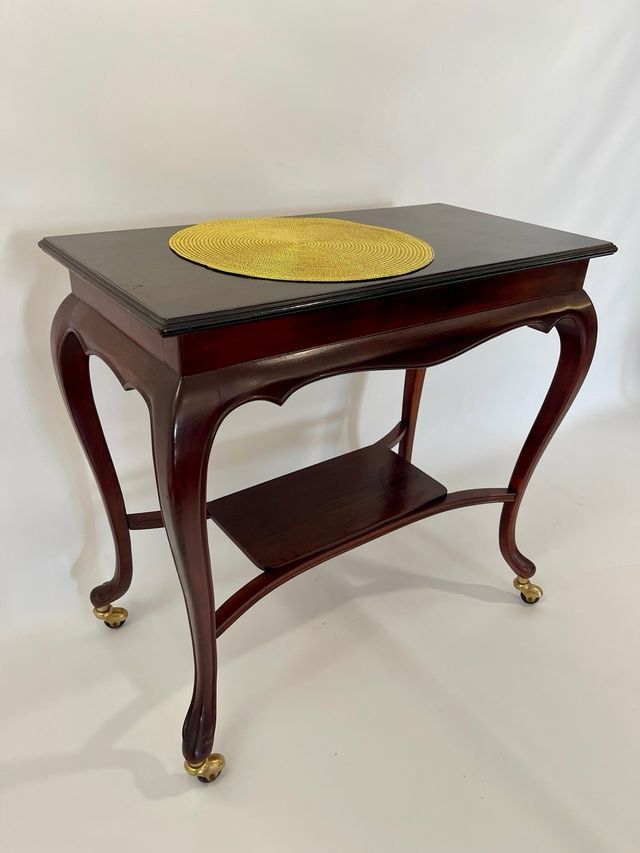 Mesa antiguo camarera auxiliar