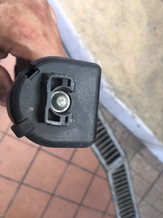 Bandeja cubremaletero extensible 122 cm