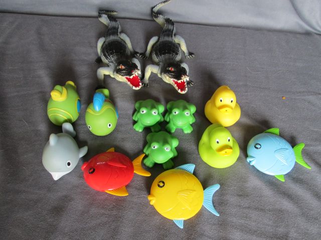 Lote muñecos de goma