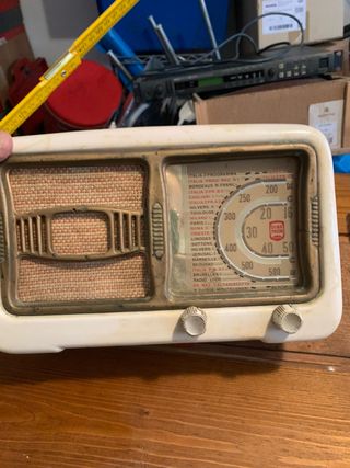 Radio vintage bachelite bianca