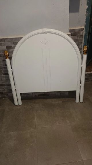 Se vende conjunto de 2 cabeceros Blancos Nacados,