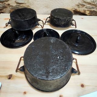 Ollas antiguas hierro fundido