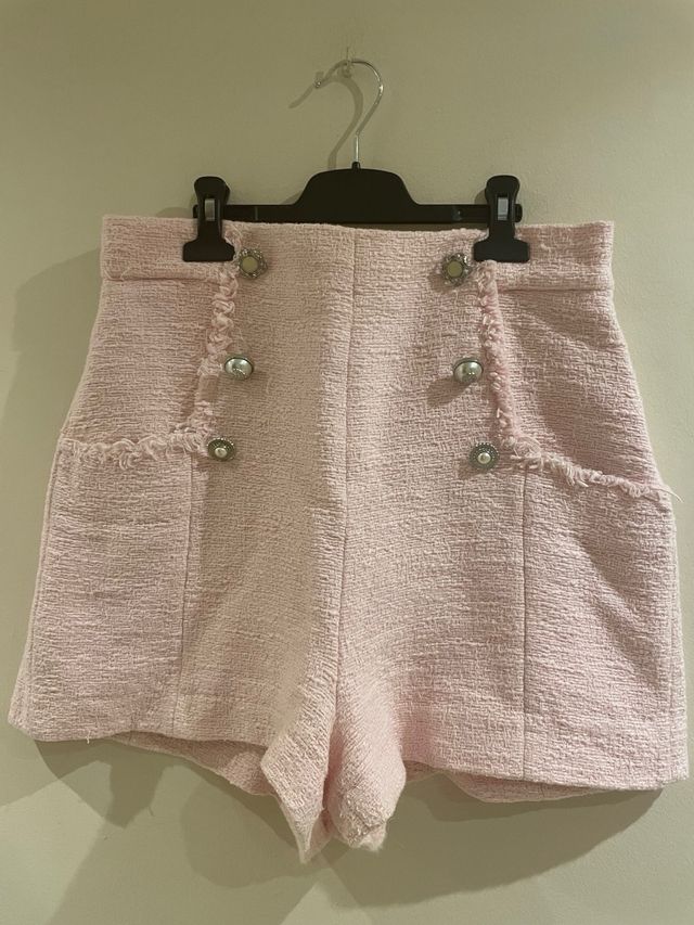 Short rosa tweed estilo Chanel de Zara