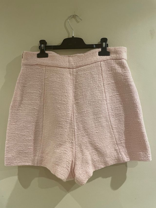 Short rosa tweed estilo Chanel de Zara