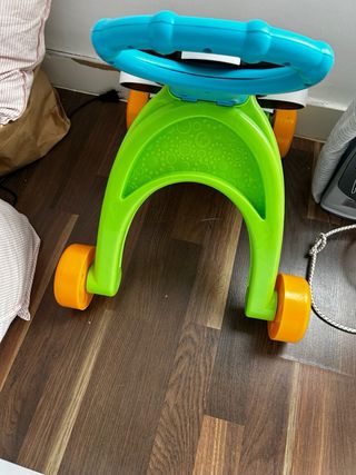 Corre pasillo jirafa chico