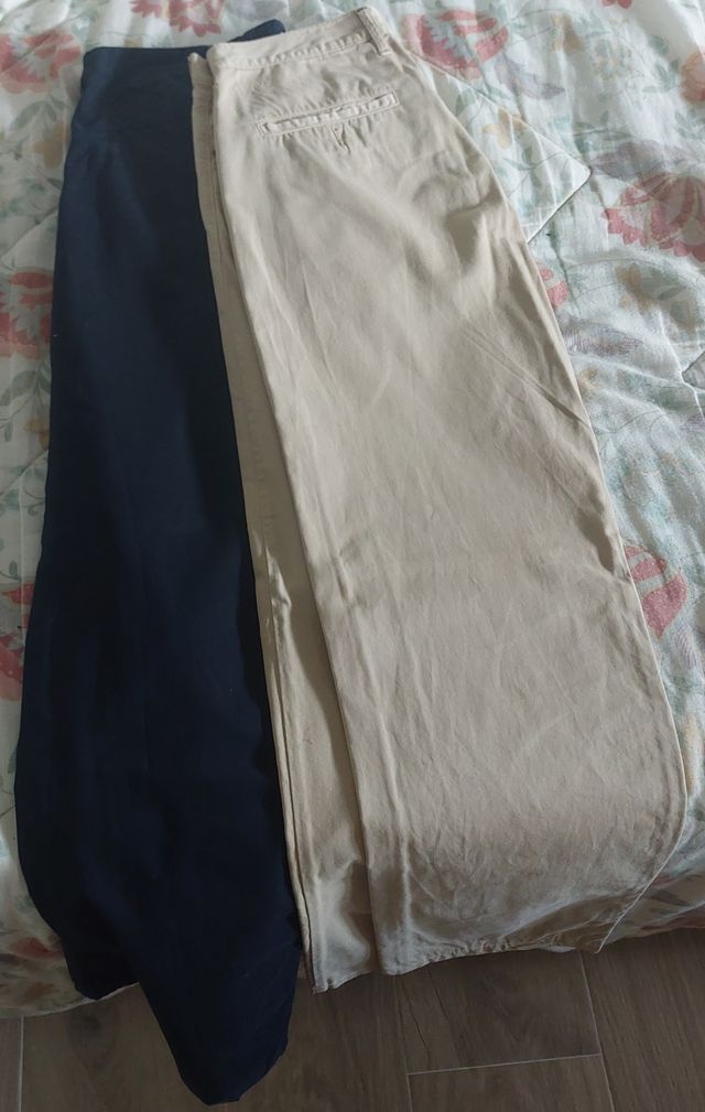 Dos pantalones chinos casi sin usar