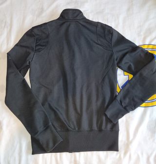 Chaqueta NIKE.