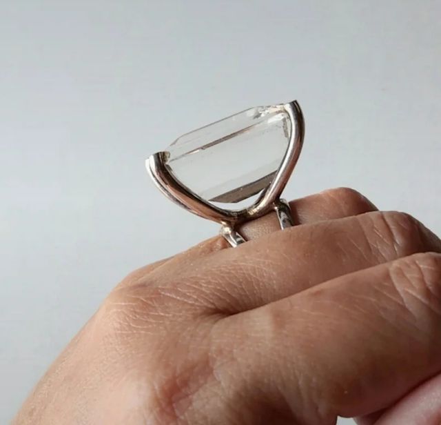 Anillo en plata 925 y cuarzo natural
