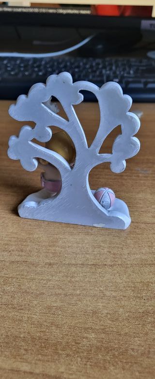 Albero della vita rosa con bimba