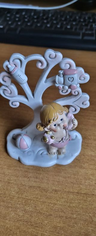 Albero della vita rosa con bimba