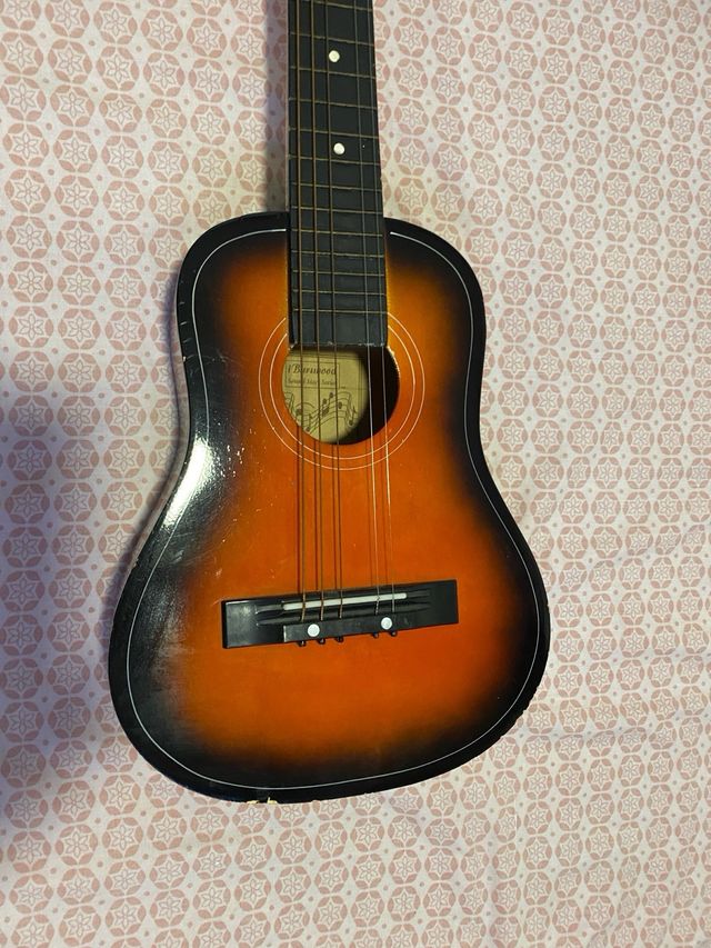 Guitararra pequeña 8€