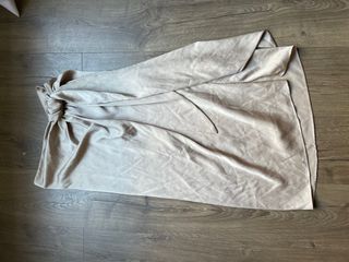 Falda midi beige / Zara 