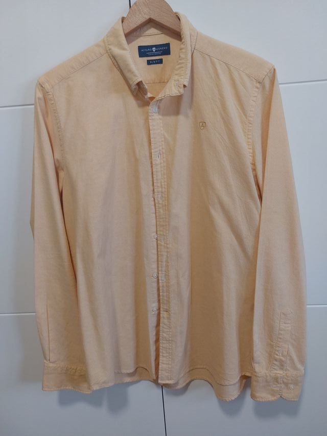 Lote de camisas poco o ningún uso