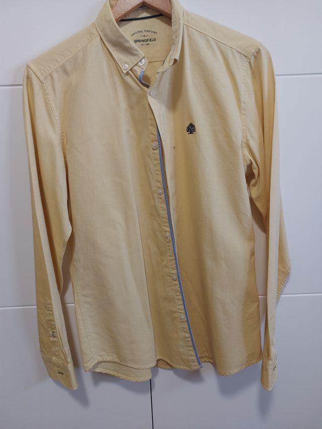 Lote de camisas poco o ningún uso