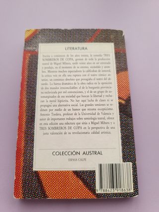 TRES SOMBREROS DE COPA