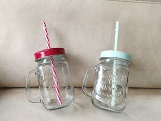 Jarras de cristal con pajita