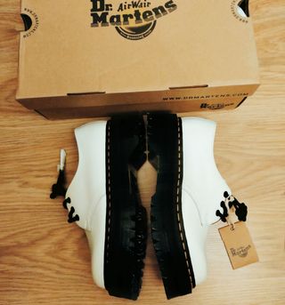Zapatos mocasines Dr. Martens blancos