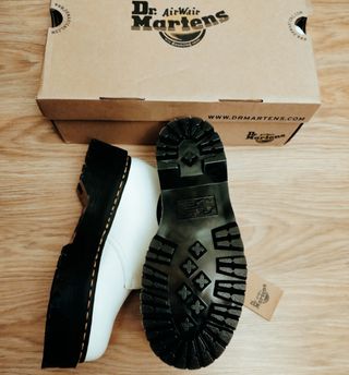 Zapatos mocasines Dr. Martens blancos