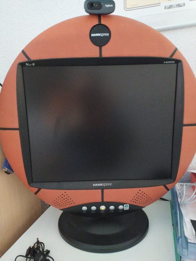 Monitor de 19” con forma de balón de baloncesto