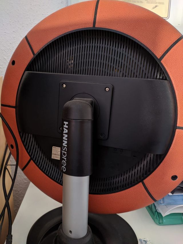 Monitor de 19” con forma de balón de baloncesto