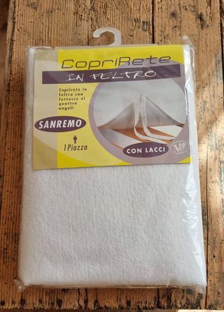 Coprirete in feltro con fettucce ai quattro angoli