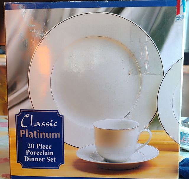 Vajilla de 20 piezas. La rebajo 20% ahora 80€