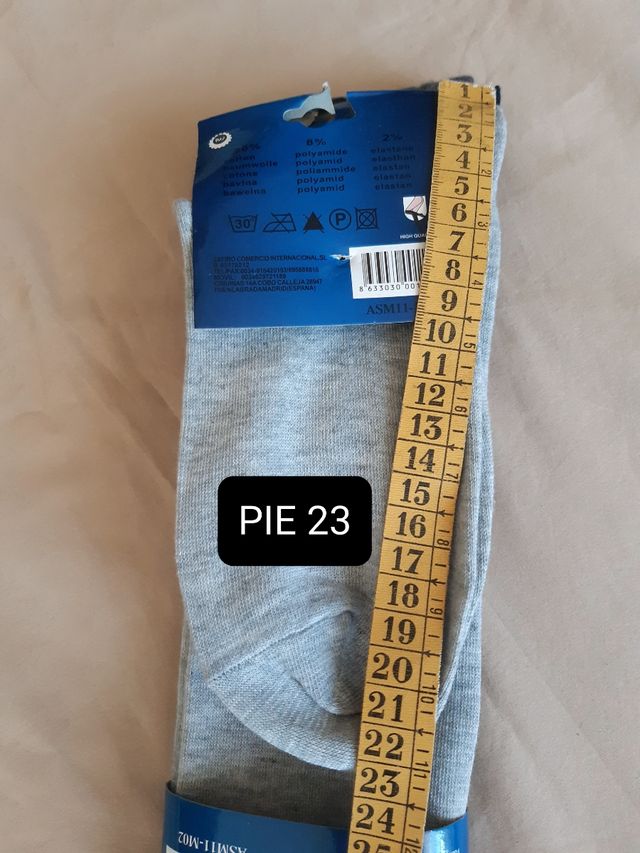 NUEVOS 3 Calcetines muy largos