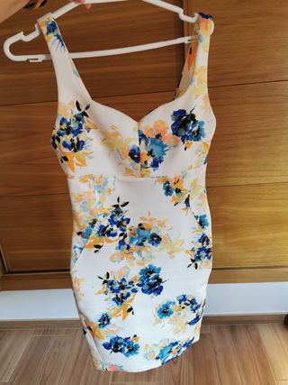 Vestido ajustado flores