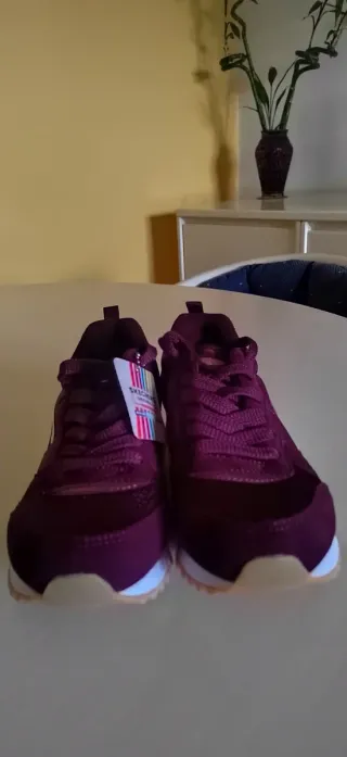 Zapatillas Skechers sin estrenar