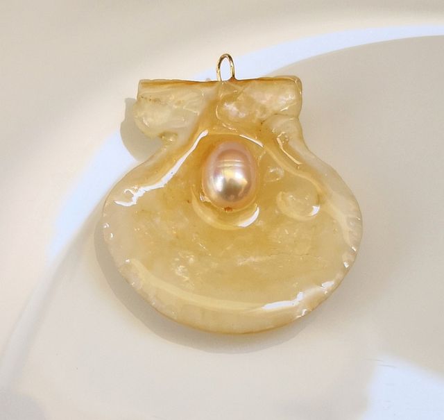 Colgantes conchas de mar y perlas