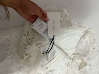 mono arreglado blanco