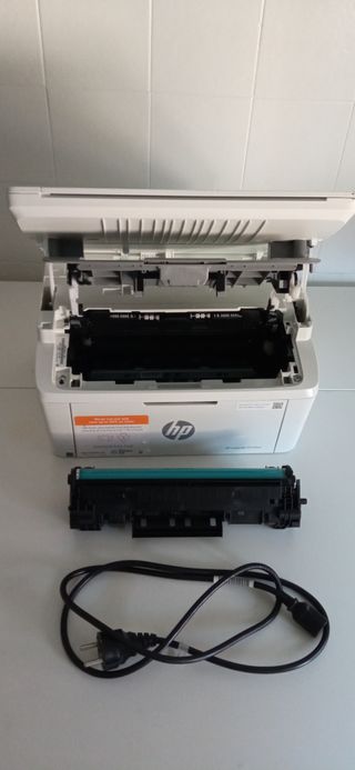 Impresora HP M140we Laser