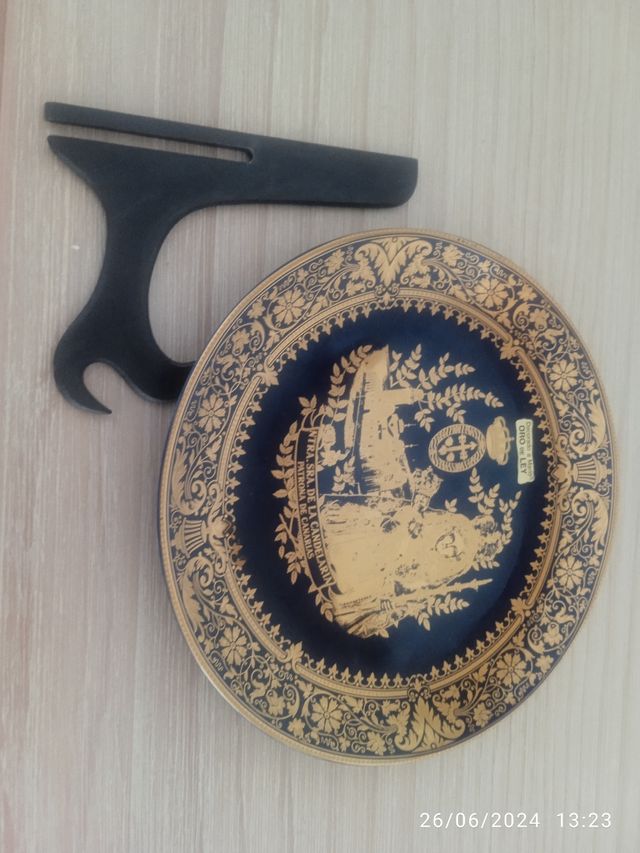 Plato con grabado oro virgen Candelaria 