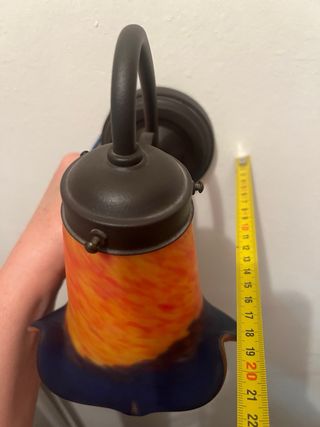 Dos apliques de forja con foco